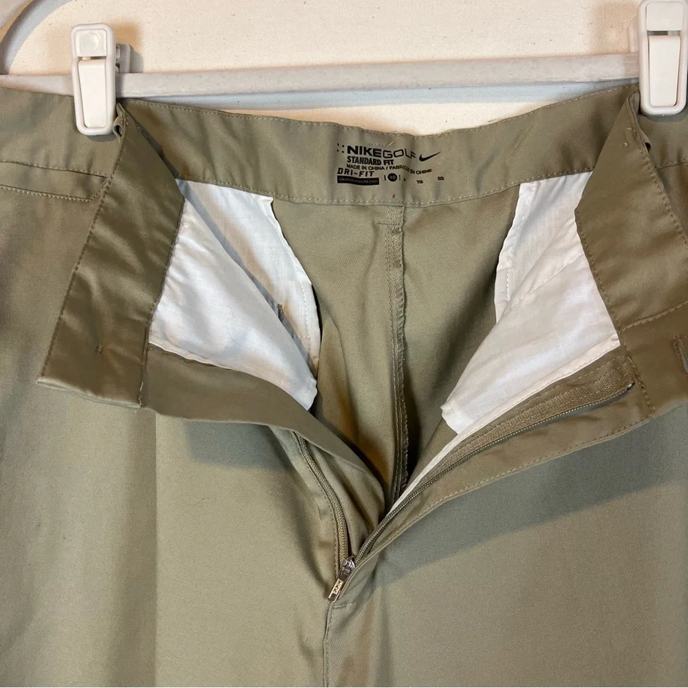 Nike Men's Tan-Beige Dri Fit Golf‎ Shorts size 40 Standard Fit